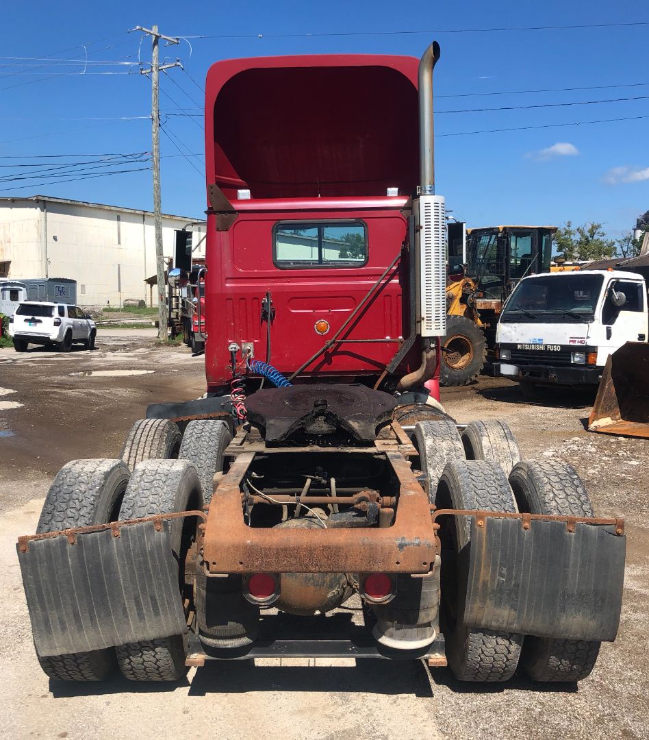 1996 VOLVO WG64 - Image 4